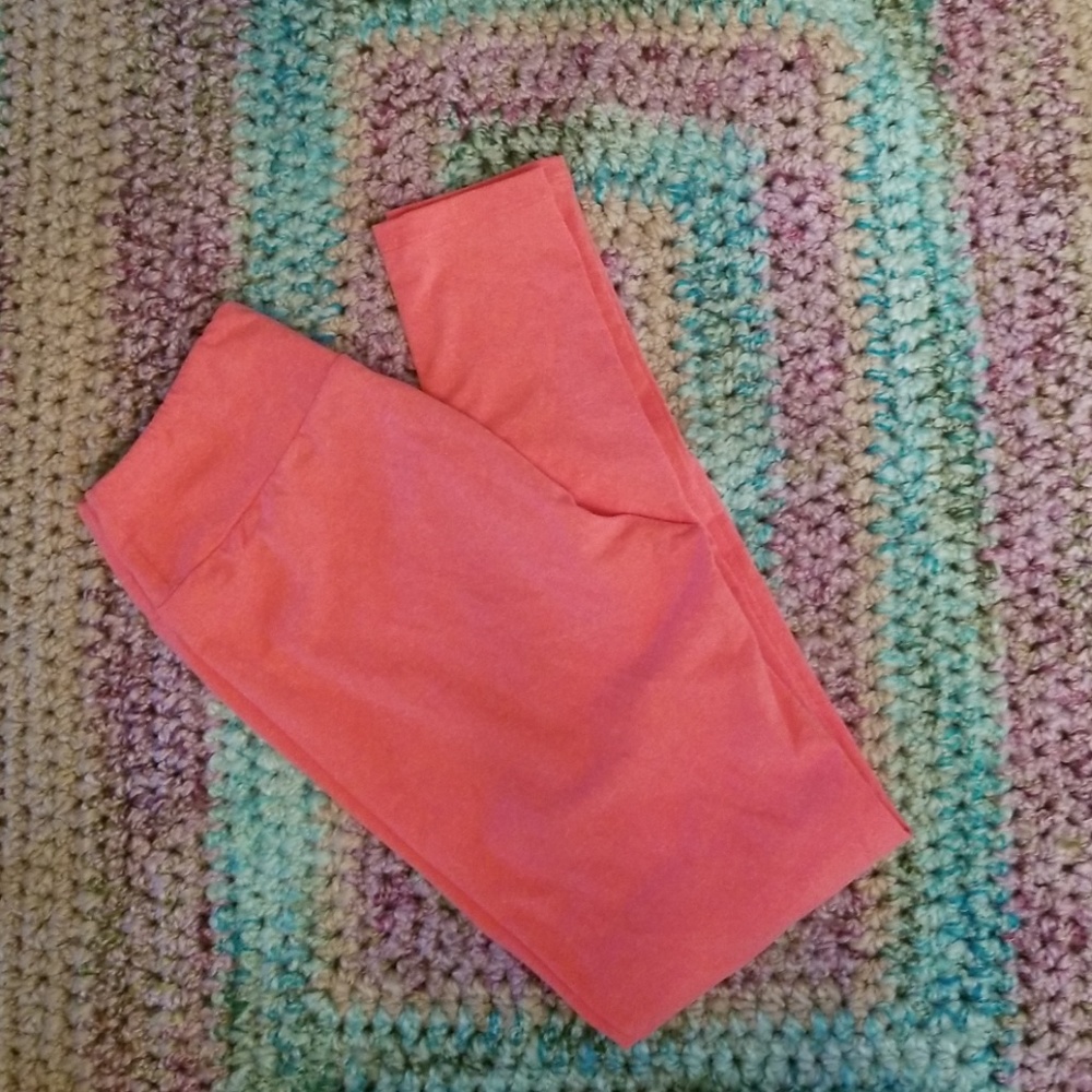 Lularoe OS pink leggings so super soft